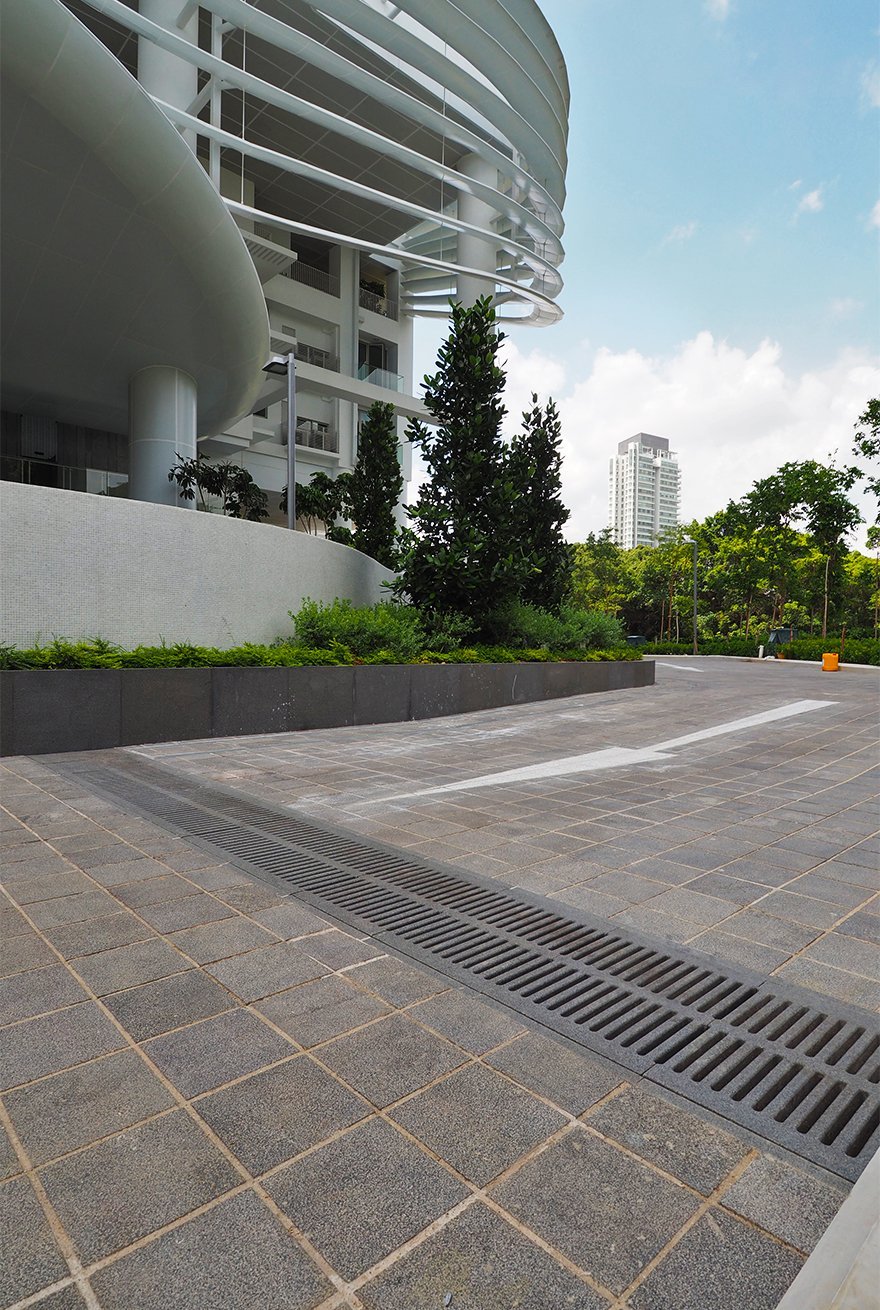 Jonite vehicular load-bearing trench grates at Kallang Riverside driveway