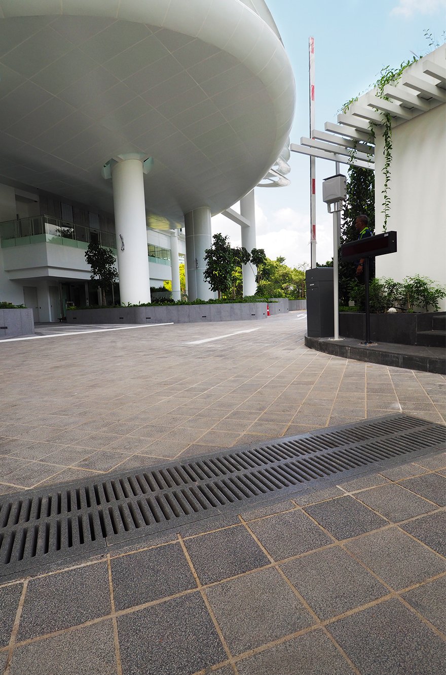 Reinforced reconstituted stone channel gratings in Kallang Riverside