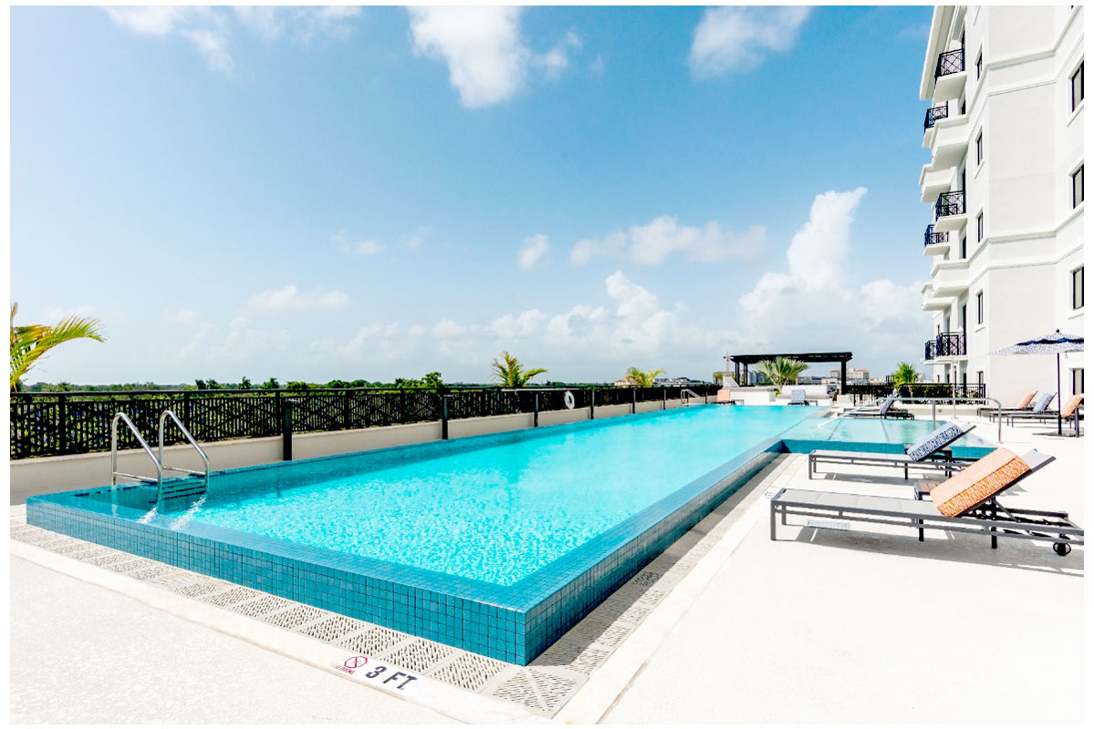 swimming pool area at Paseo de la Riviera