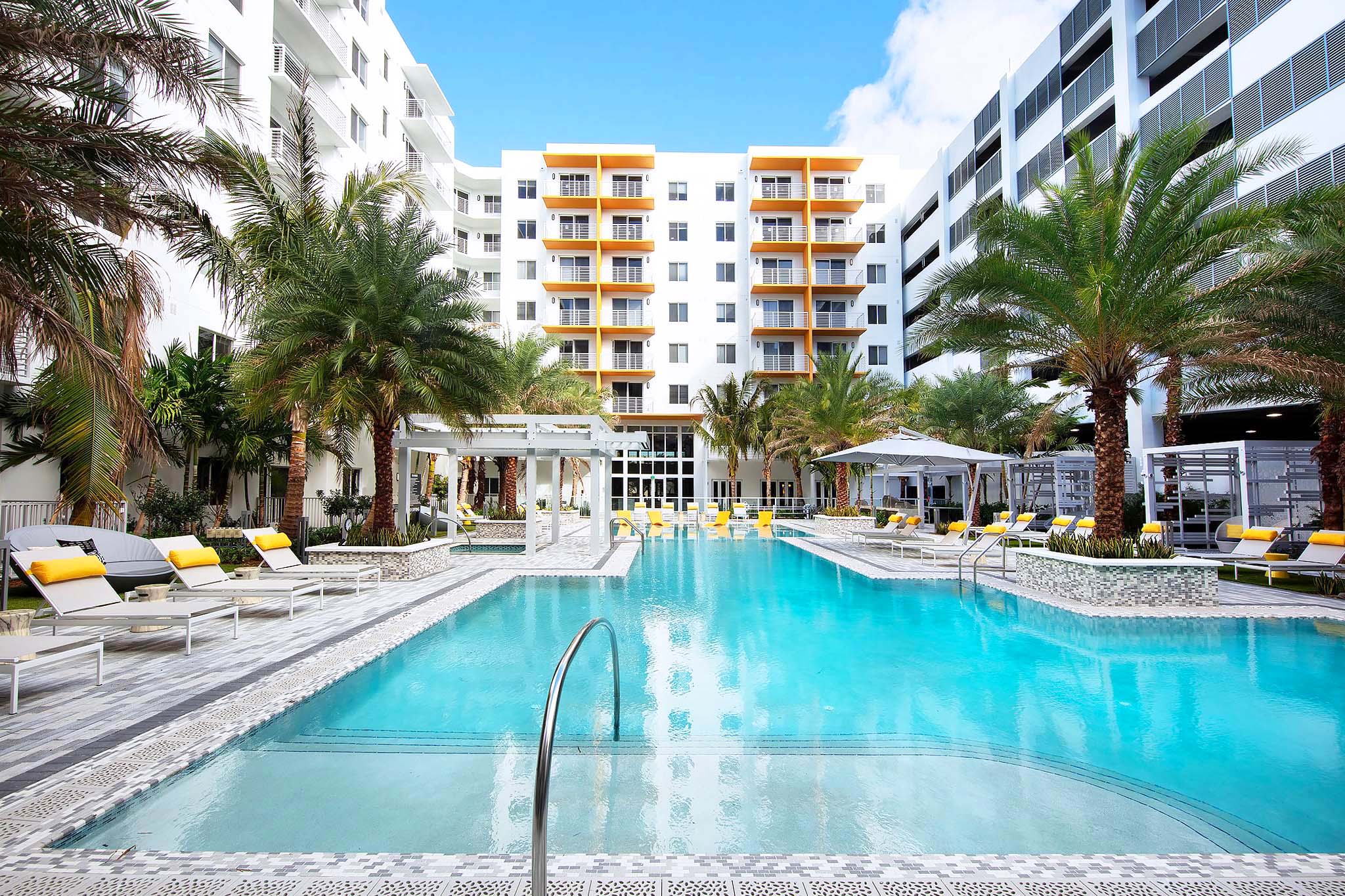 entrance to the swimming pool at Aura Boca