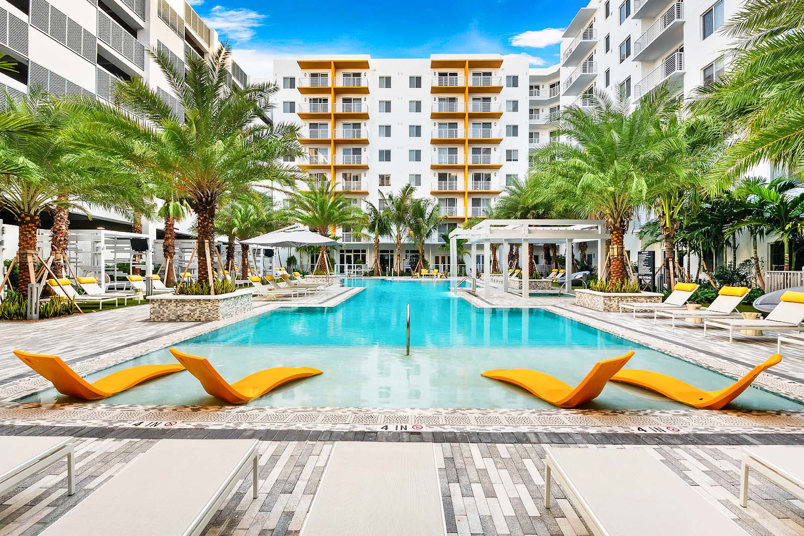 the swimming pool at Aura Boca