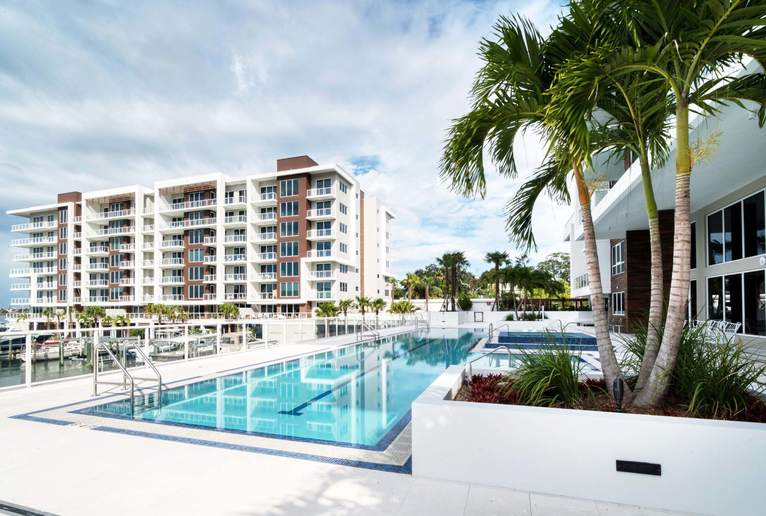 swimming pool at Marina Bay 880 with Jonite pool grates